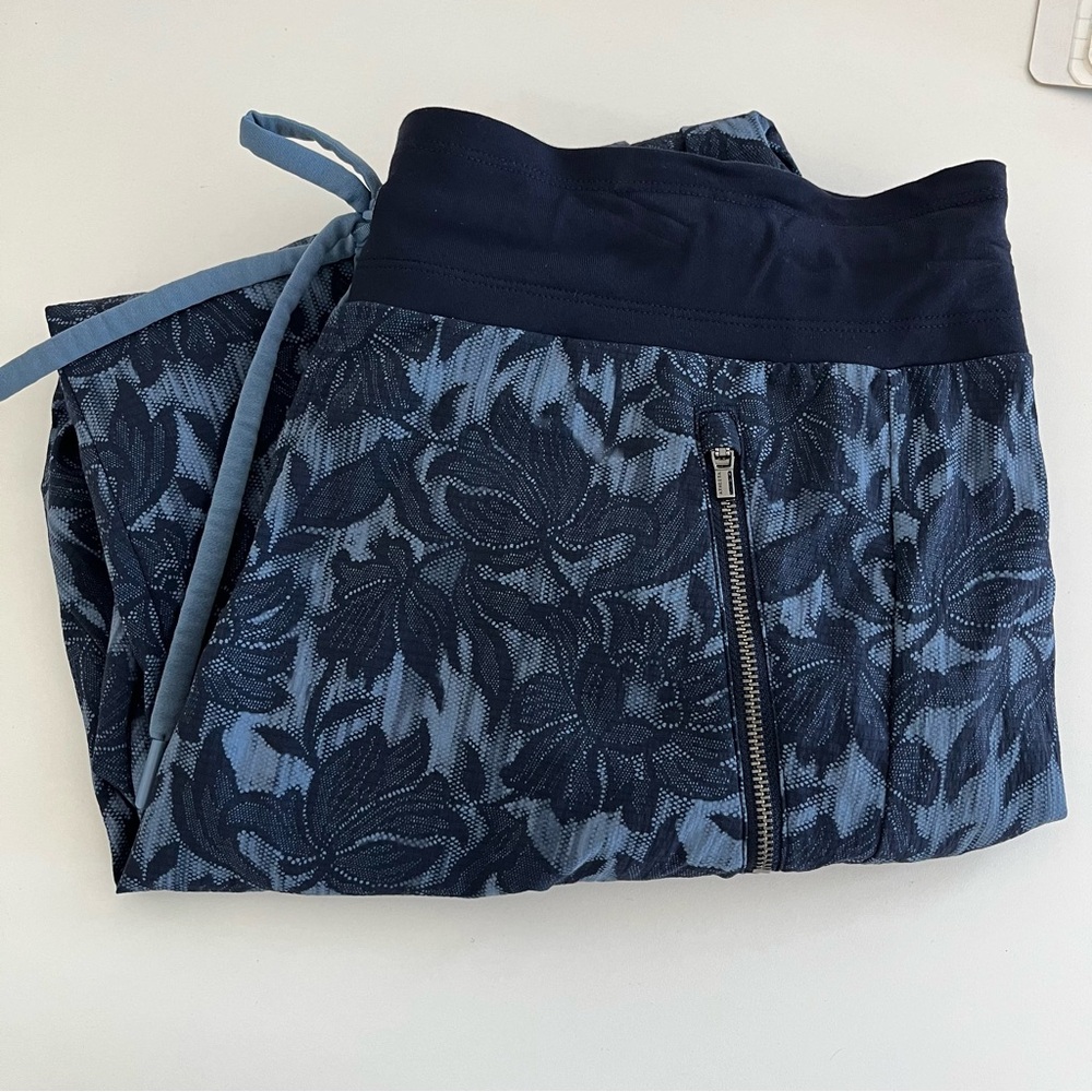 Athleta Trekkie‎ North Women's Joggers Ethereal Bloom Cottage Floral 14 active